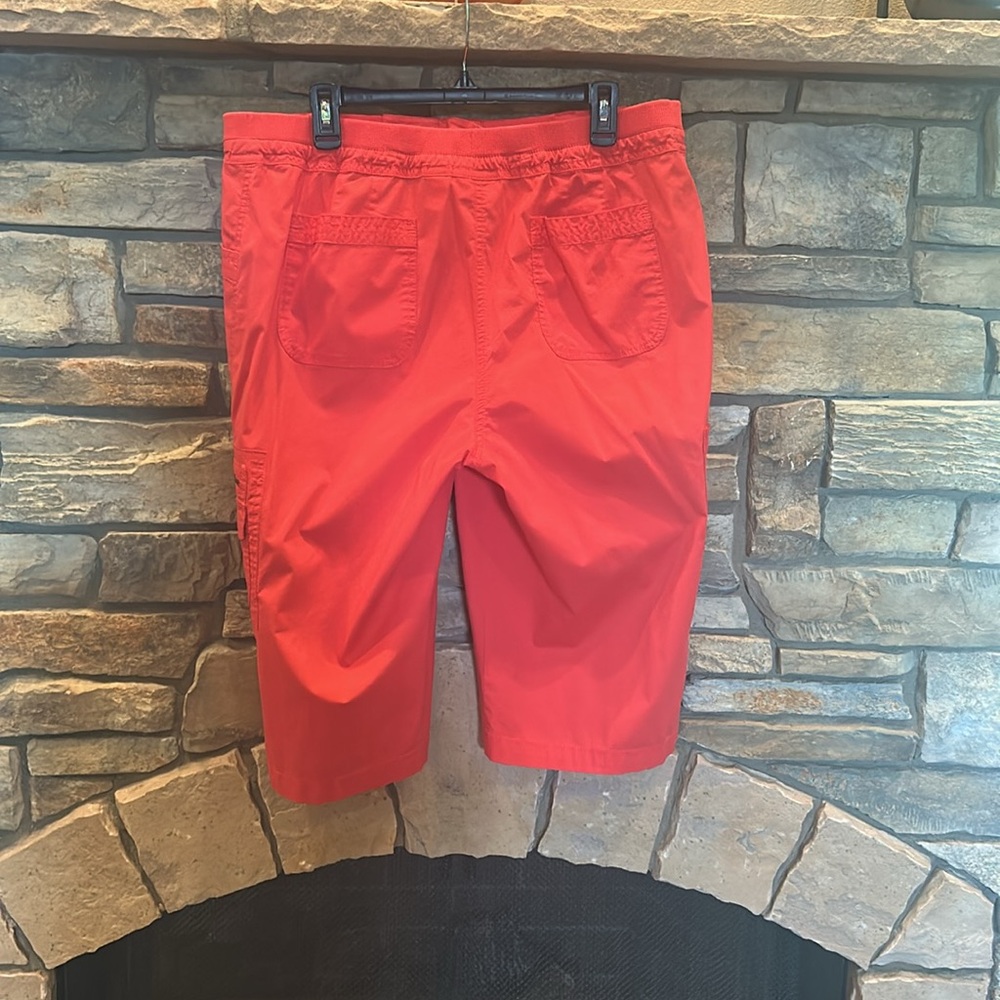 CHICO’s Red Women's Cargo Capris - Size 14-16 (Chico’s 3). - Picture 2 of 9